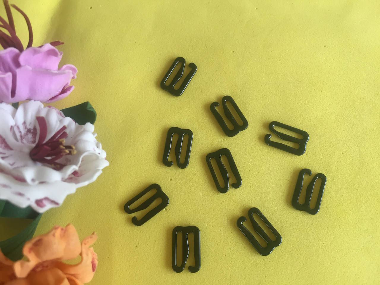 Крючок застежка металл 12мм черный лак 1шт
Крючок застежка металл 12мм черный лак 1шт