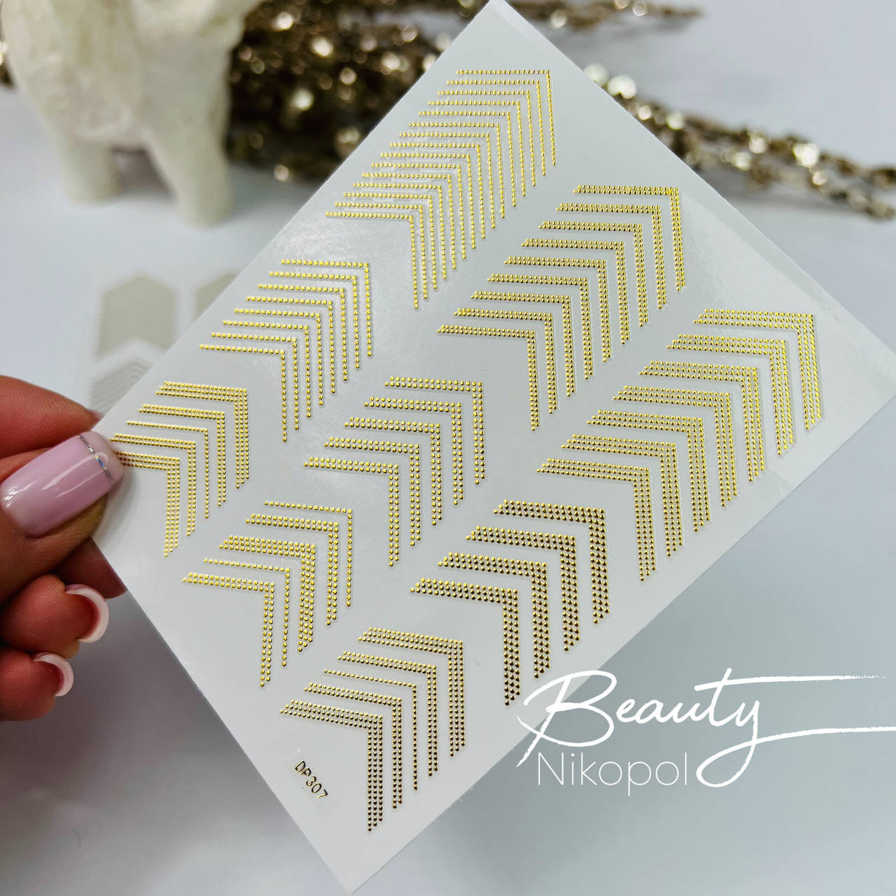 Гибкая лента для дизайна уголки микс с точек, золото
Гибкая лента для дизайна уголки микс с точек, золото