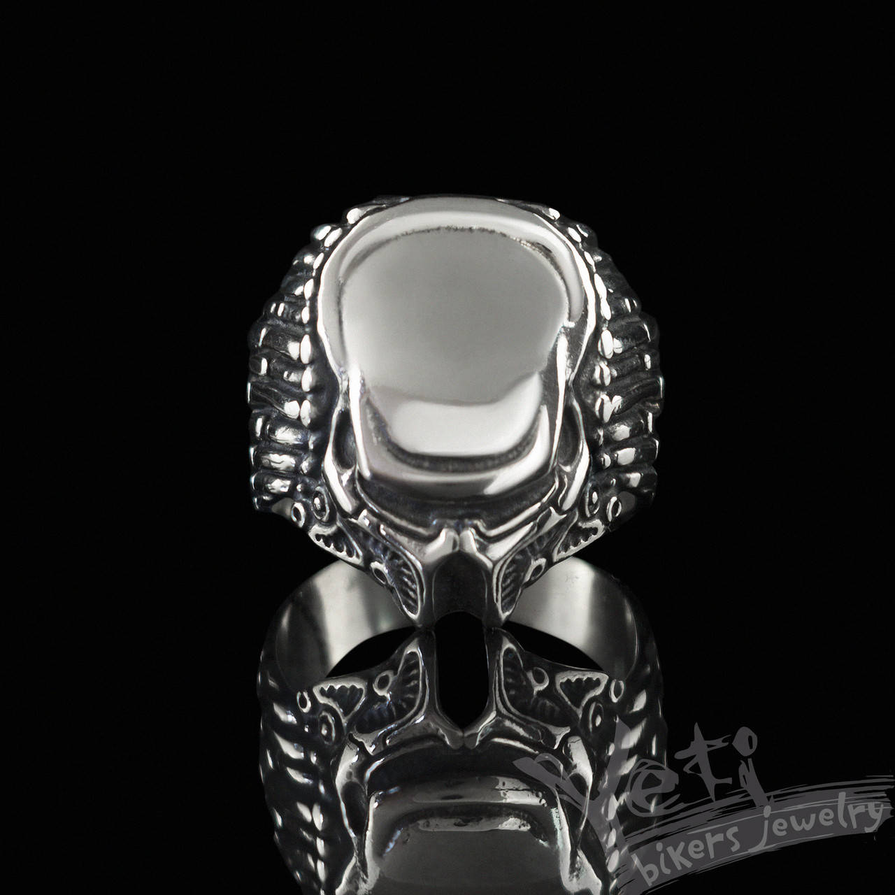 Серебряное мужское кольцо хищник "Predator"
Серебряное мужское кольцо хищник "Predator"