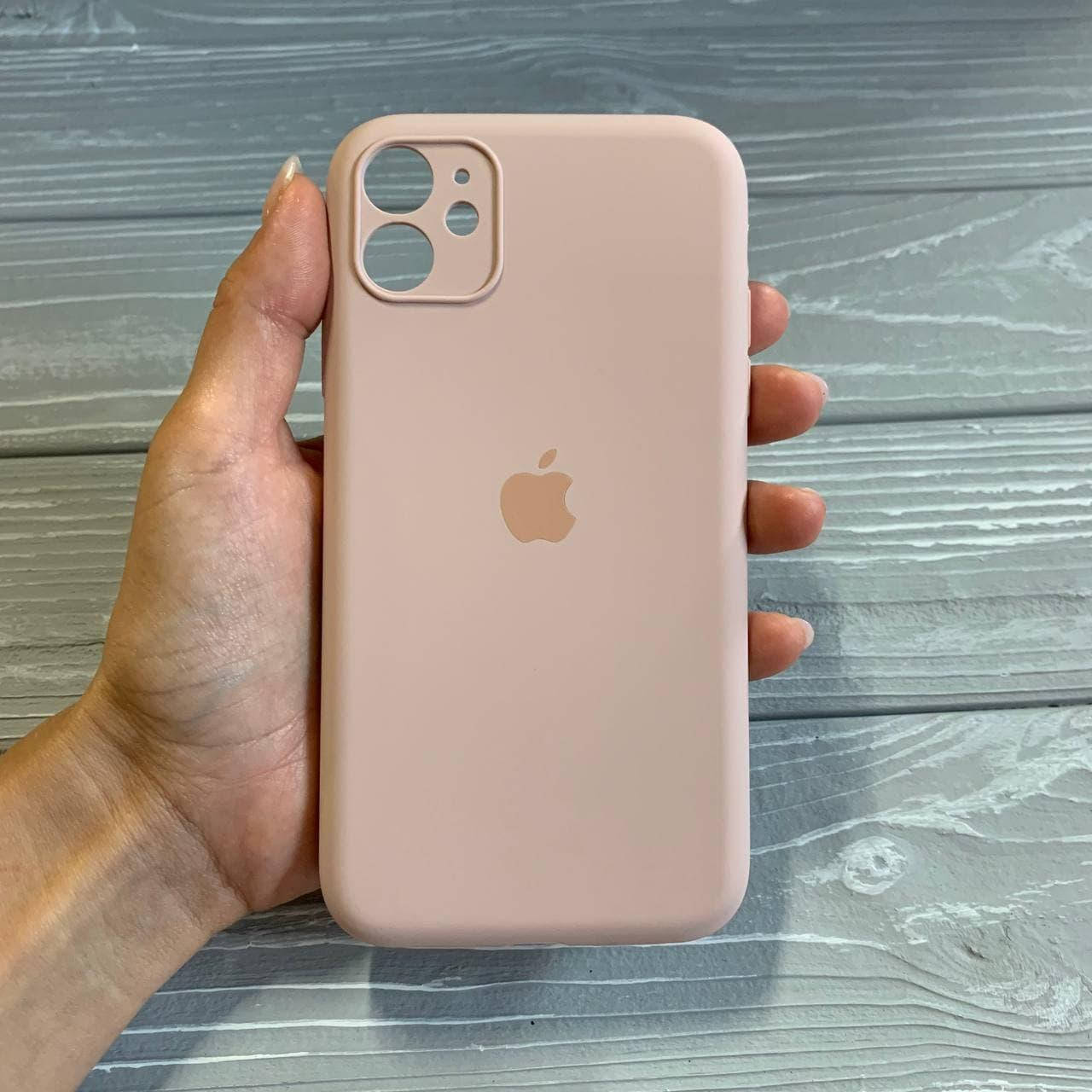 Чехол Silicone Case для Iphone 11 с защитой камеры внутри микрофибра пудровый бежевый цвет, Сиреневый
Чехол Silicone Case для Iphone 11 с защитой камеры внутри микрофибра пудровый бежевый цвет, Сиреневый