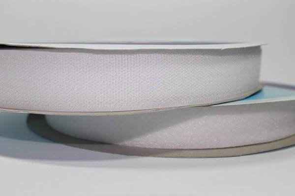 Липучка (ширина 2.5см/белая) 25м
Липучка (ширина 2.5см/белая) 25м