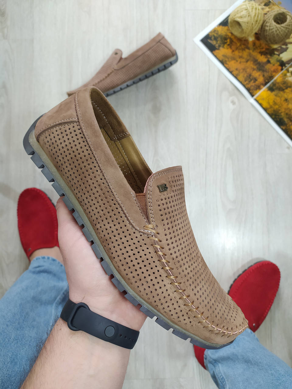 Мужские мокасины Legges лате натуральный нубук 39-48
Мужские мокасины Legges лате натуральный нубук 39-48