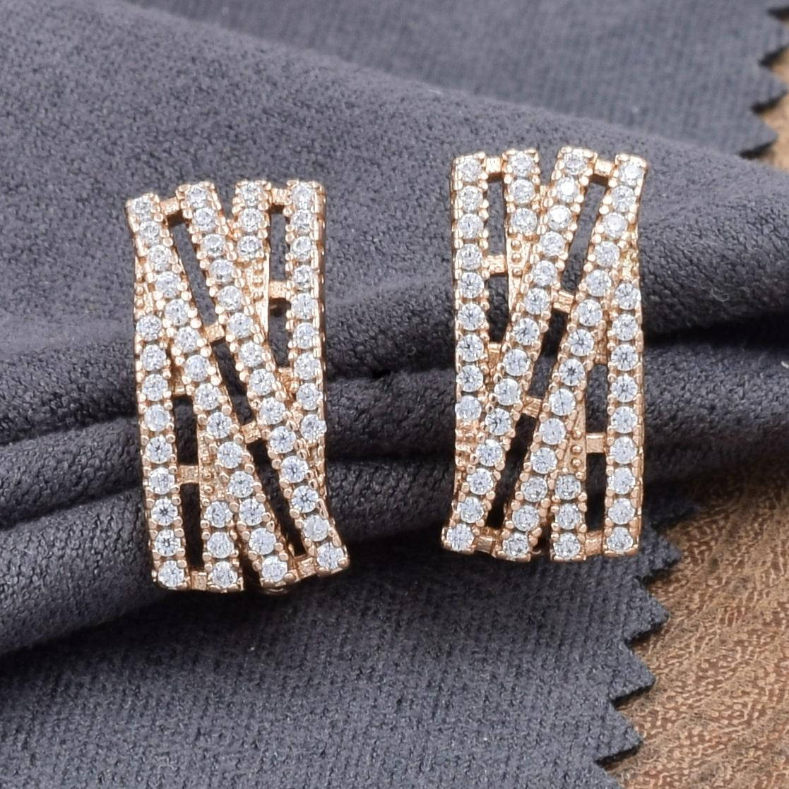 Серьги Xuping 30261 размер 16х7 мм белые фианиты вес 3.0 г позолота 18К 
Серьги Xuping 30261 размер 16х7 мм белые фианиты вес 3.0 г позолота 18К