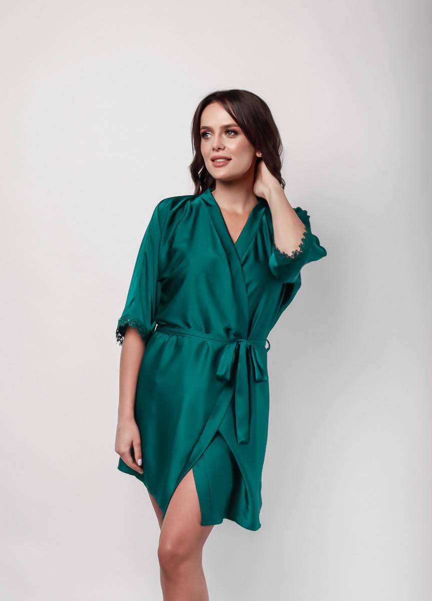 Халат женский сатиновый на запах смарагдовый L'amore (S)
Халат женский сатиновый на запах смарагдовый L'amore (S)