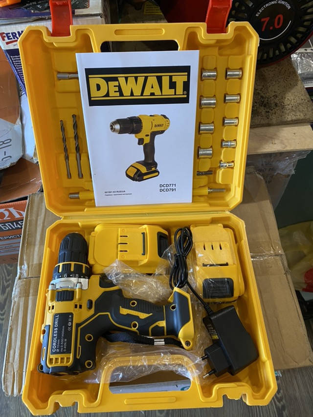 Аккумуляторный шуруповерт DeWALT 771 с набором инструментов (24 В / 5 Ач) шуруповерт девальт девольт
Аккумуляторный шуруповерт DeWALT 771 с набором инструментов (24 В / 5 Ач) шуруповерт девальт девольт