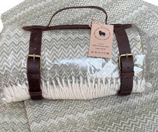 Плед ТRAVEL 130X180 Шерсть 100% оливковый зигзаг 
Плед ТRAVEL 130X180 Шерсть 100% оливковый зигзаг