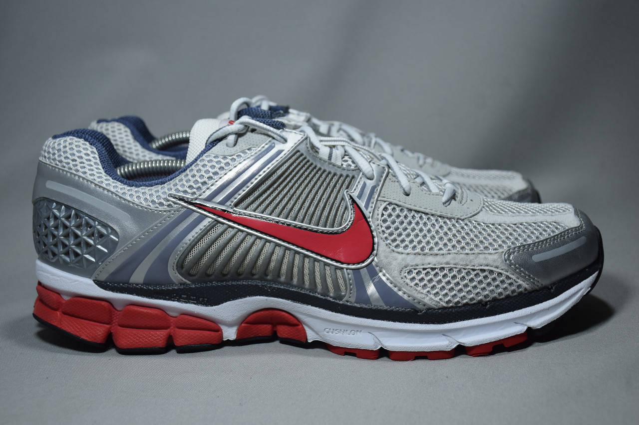 Nike Zoom Vomero + 5 кроссовки мужские беговые / для бега. Оригинал. 45 р./29 см.
Nike Zoom Vomero + 5 кроссовки мужские беговые / для бега. Оригинал. 45 р./29 см.