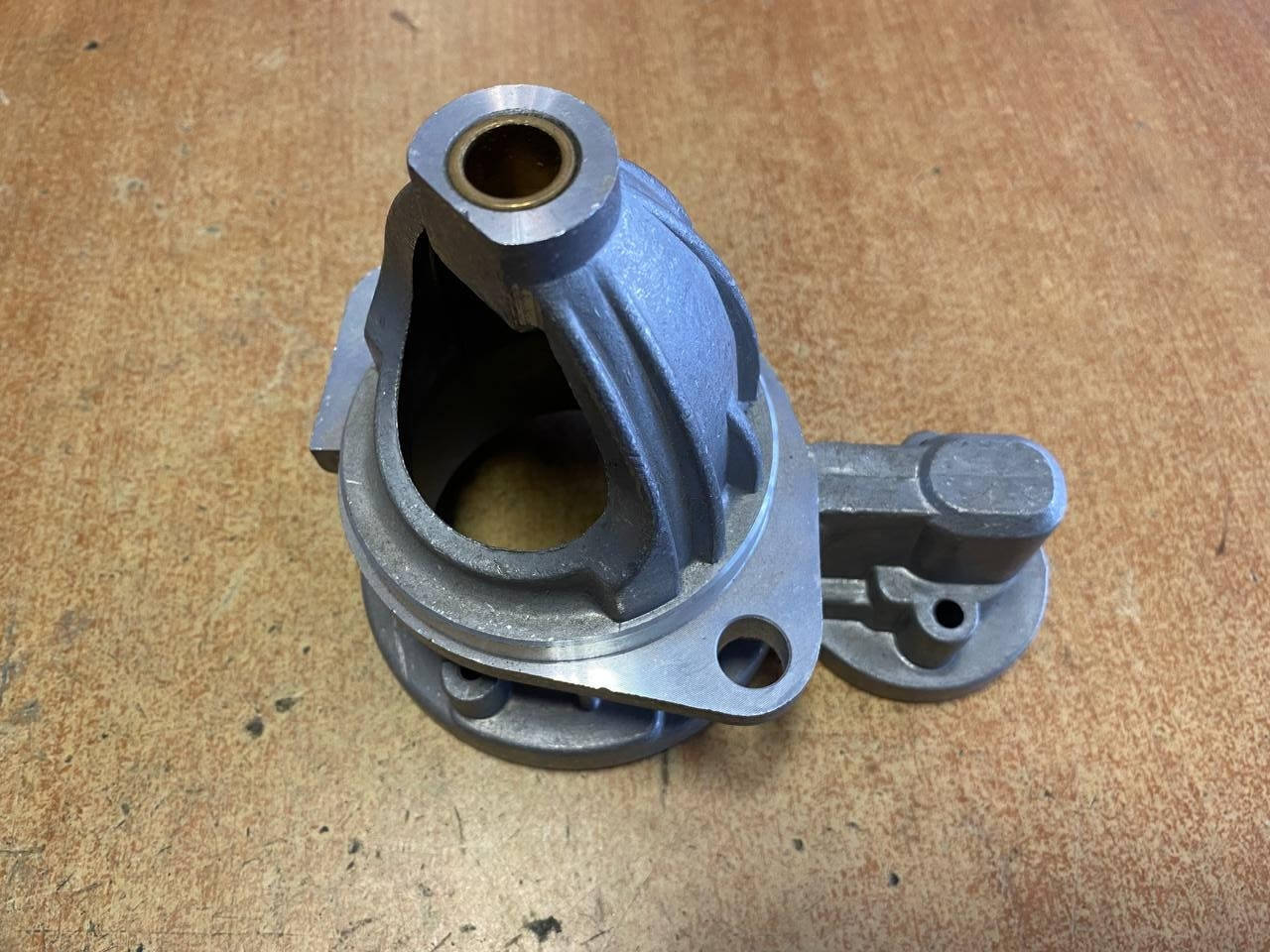 Крышка стартера Газель, Волга, УАЗ (42.3708)
Крышка стартера Газель, Волга, УАЗ (42.3708)