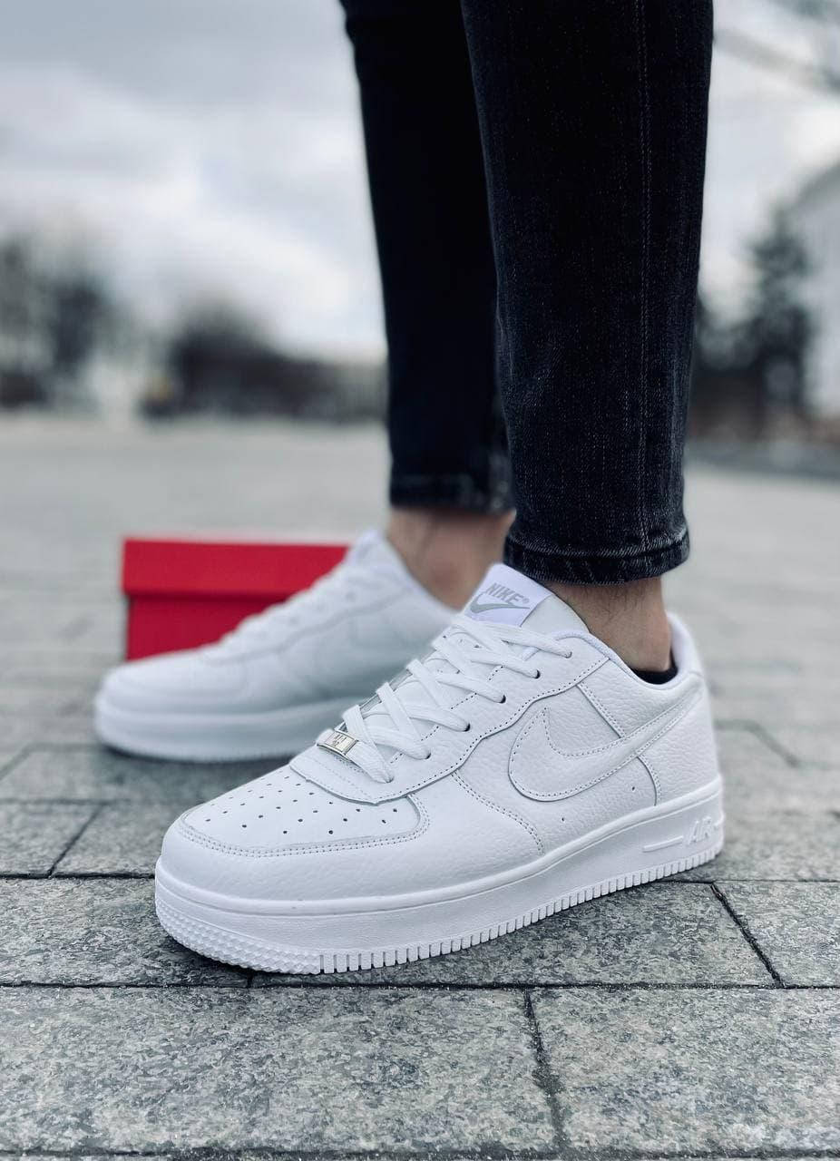Nike Air Force мужские демисезонные белые кроссовки на шнурках. Весенние мужские кожаные кроссы 42, Белый
Nike Air Force мужские демисезонные белые кроссовки на шнурках. Весенние мужские кожаные кроссы 42, Белый