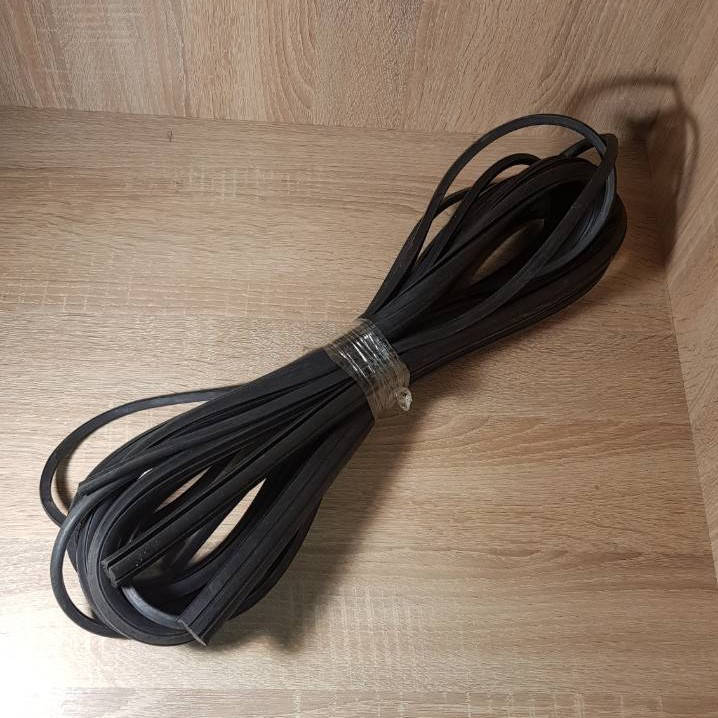 Уплотнитель стекла УАЗ-452,3741 ветрового с кантом (лобового) 
Уплотнитель стекла УАЗ-452,3741 ветрового с кантом (лобового)