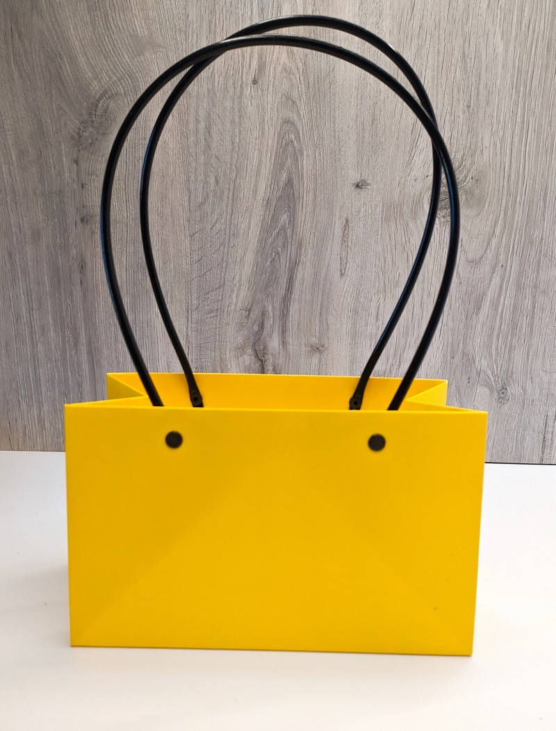 Сумка картонная с ручкой для Цветов и подарков Желтая
Сумка картонная с ручкой для Цветов и подарков Желтая