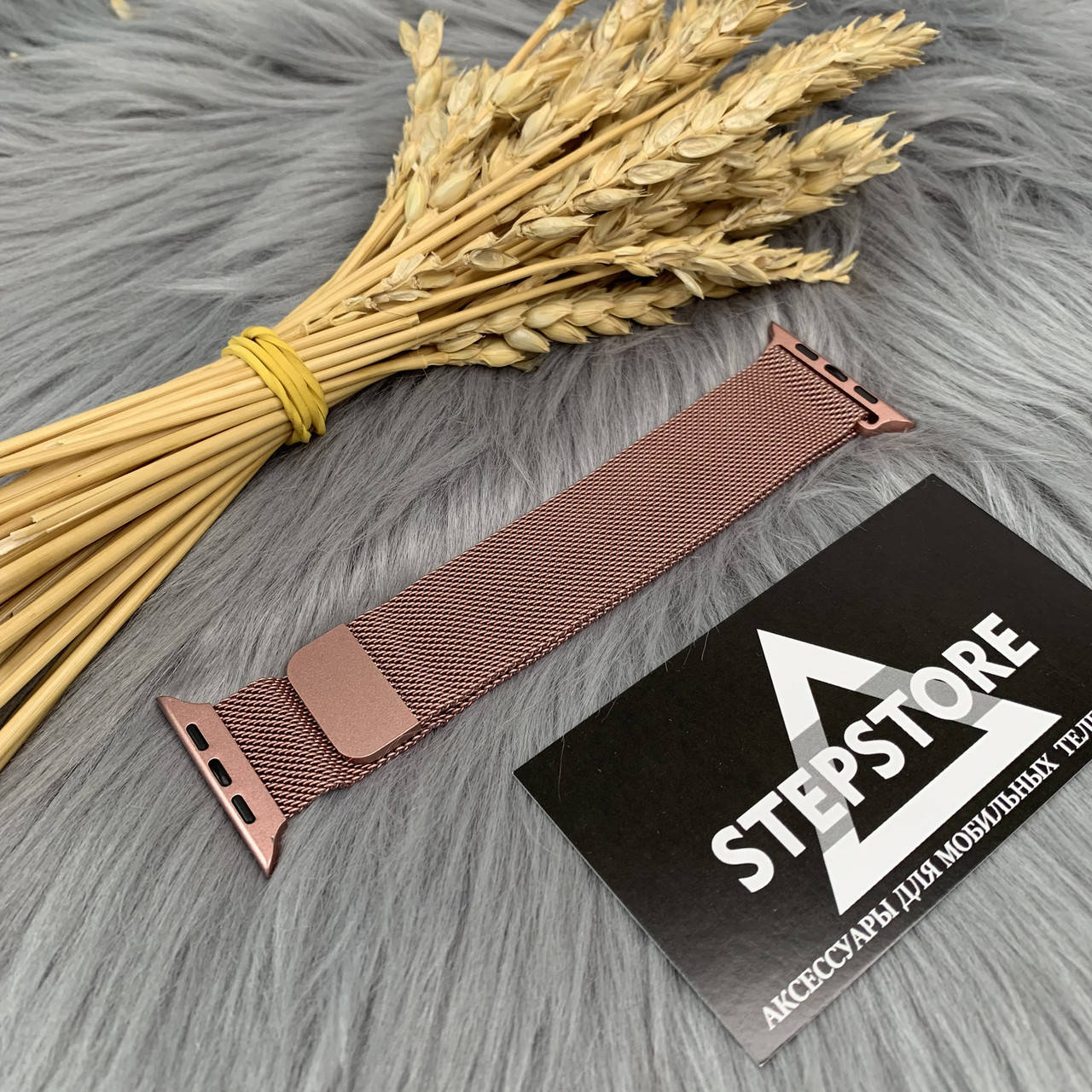 Ремешок миланская петля milanese loop для Apple watch 42 44 45 мм series 2 3 4 5 6 7 SE браслет мета 13. Rose gold
Ремешок миланская петля milanese loop для Apple watch 42 44 45 мм series 2 3 4 5 6 7 SE браслет мета 13. Rose gold