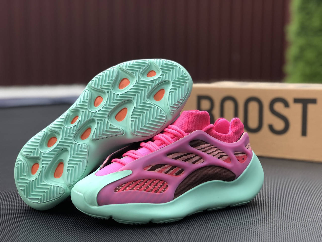 Кроссовки adidas yeezy boost 700 v3 (Рефлективные) с розовым, адидас изи буст 700 в3(39, 41), Розовый
Кроссовки adidas yeezy boost 700 v3 (Рефлективные) с розовым, адидас изи буст 700 в3(39, 41), Розовый