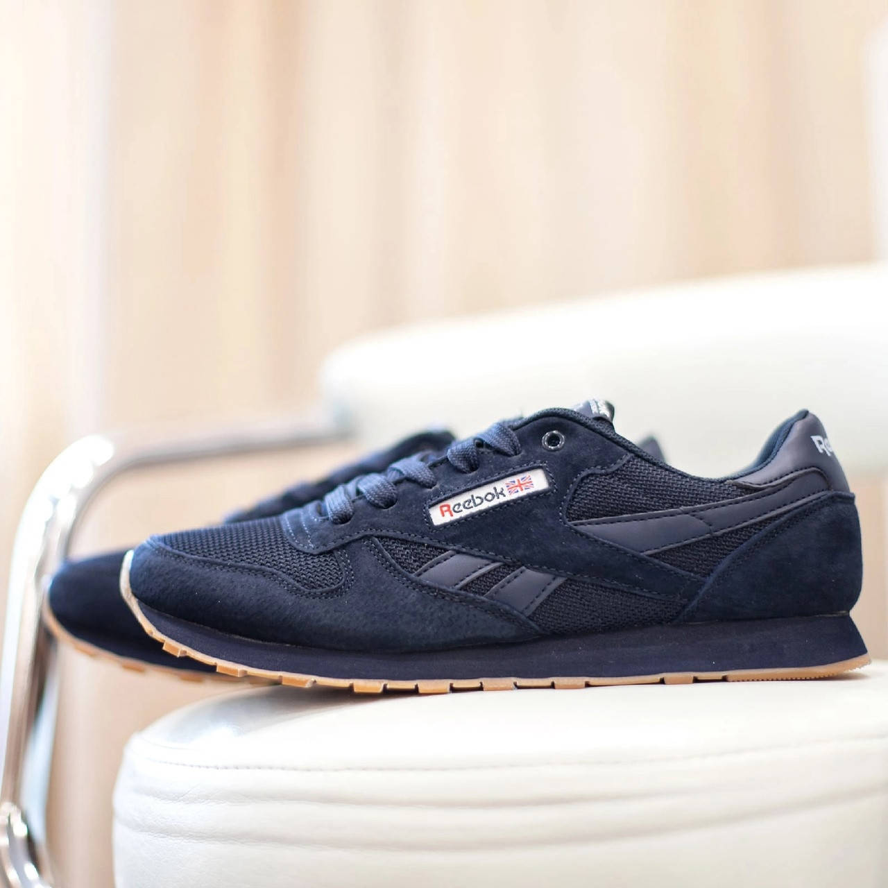 Reebok мужские весенние/летние/осенние синие кроссовки на шнурках.Демисезонные мужские замшевые кроссы 43, Синий
Reebok мужские весенние/летние/осенние синие кроссовки на шнурках.Демисезонные мужские замшевые кроссы 43, Синий