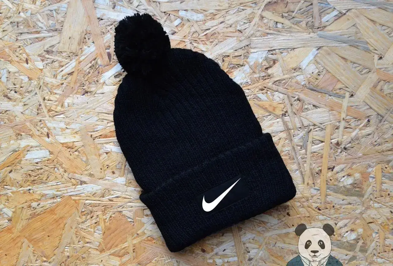 Мужские Зимние Шапки с Бубоном Nike Winter Beanie Черная Шапка Найк Мужская Зимняя, Черный
Мужские Зимние Шапки с Бубоном Nike Winter Beanie Черная Шапка Найк Мужская Зимняя, Черный