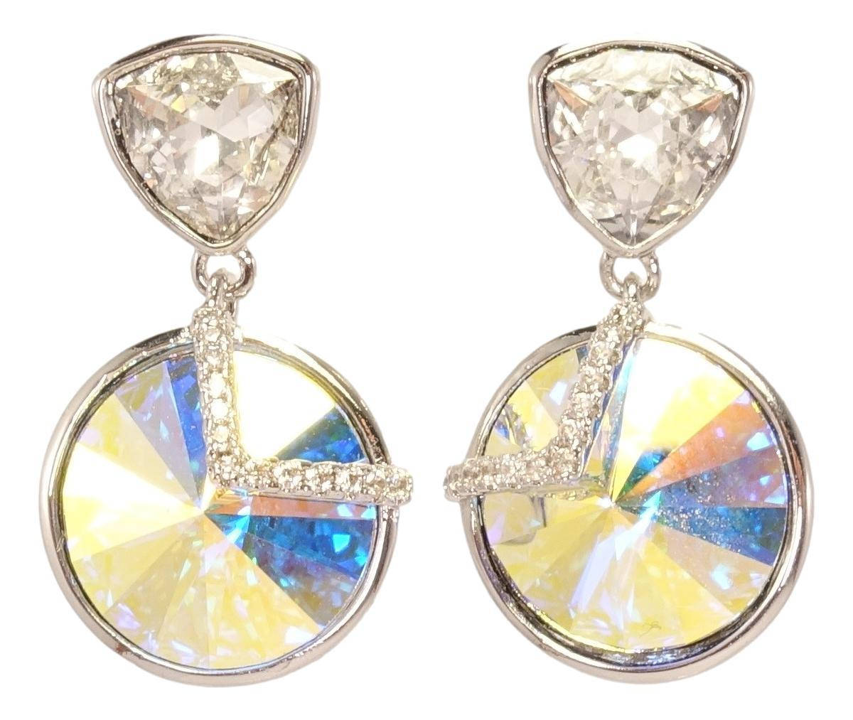 Серьги Xuping Родий с кристаллами Swarovski гвоздики "Фигурные Граненые Кристаллы с Декором Стрелки Цирконий"
Серьги Xuping Родий с кристаллами Swarovski гвоздики "Фигурные Граненые Кристаллы с Декором Стрелки Цирконий"