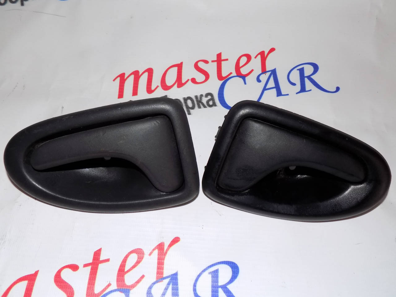 Ручка внутренняя двери передней правая Рено Мастер,Опель Мовано ,Нисан Интерстар 2003-2010
Ручка внутренняя двери передней правая Рено Мастер,Опель Мовано ,Нисан Интерстар 2003-2010