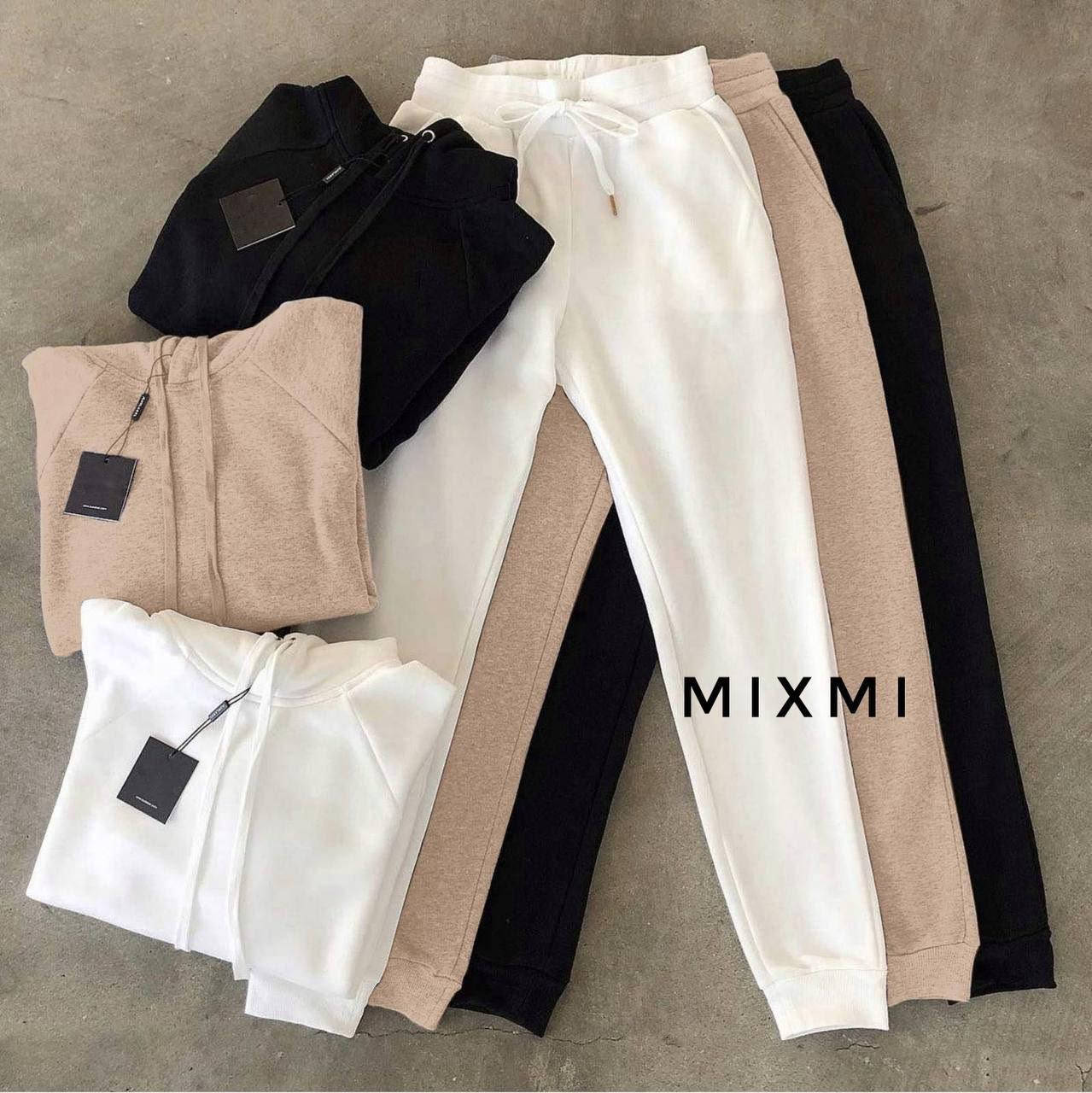 Женский костюм. Размеры: 42-44, 44-46. Ткань: турецкая двунитка люкс. Кофта с капюшоном и карманом кенгуру.
Женский костюм. Размеры: 42-44, 44-46. Ткань: турецкая двунитка люкс. Кофта с капюшоном и карманом кенгуру.