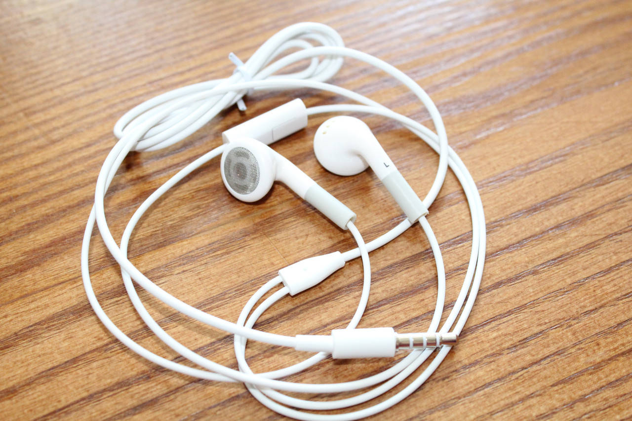 Fly IQ442 Quad гарнитура белая (наушники) оригинальные, Белый
Fly IQ442 Quad гарнитура белая (наушники) оригинальные, Белый