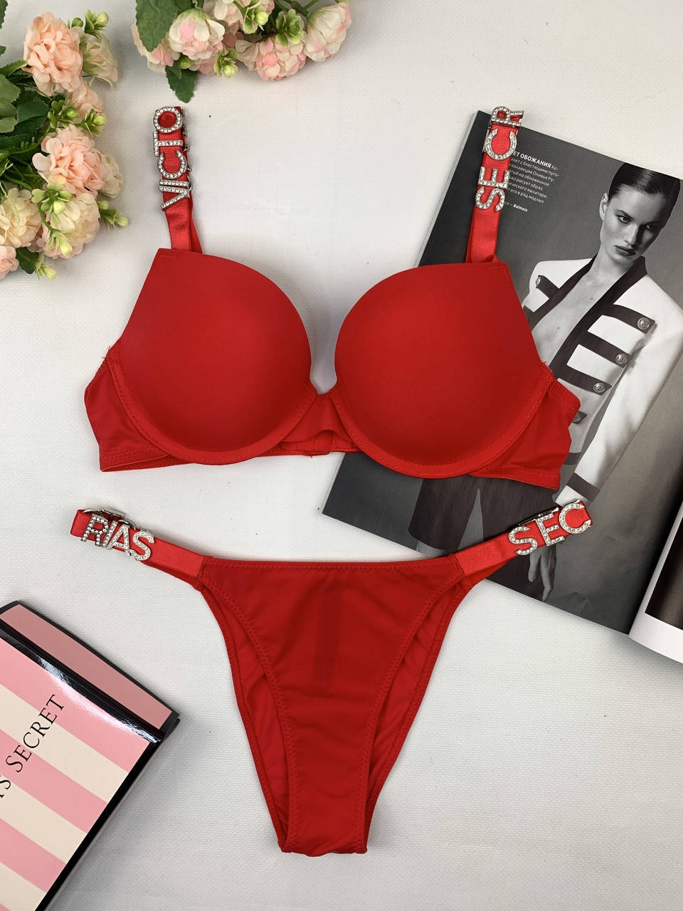 Комплект черного женского нижнего белья Victoria’s Secret Модель Буквы Стразы Виктория Сикрет 75B-M, Красный
Комплект черного женского нижнего белья Victoria’s Secret Модель Буквы Стразы Виктория Сикрет 75B-M, Красный