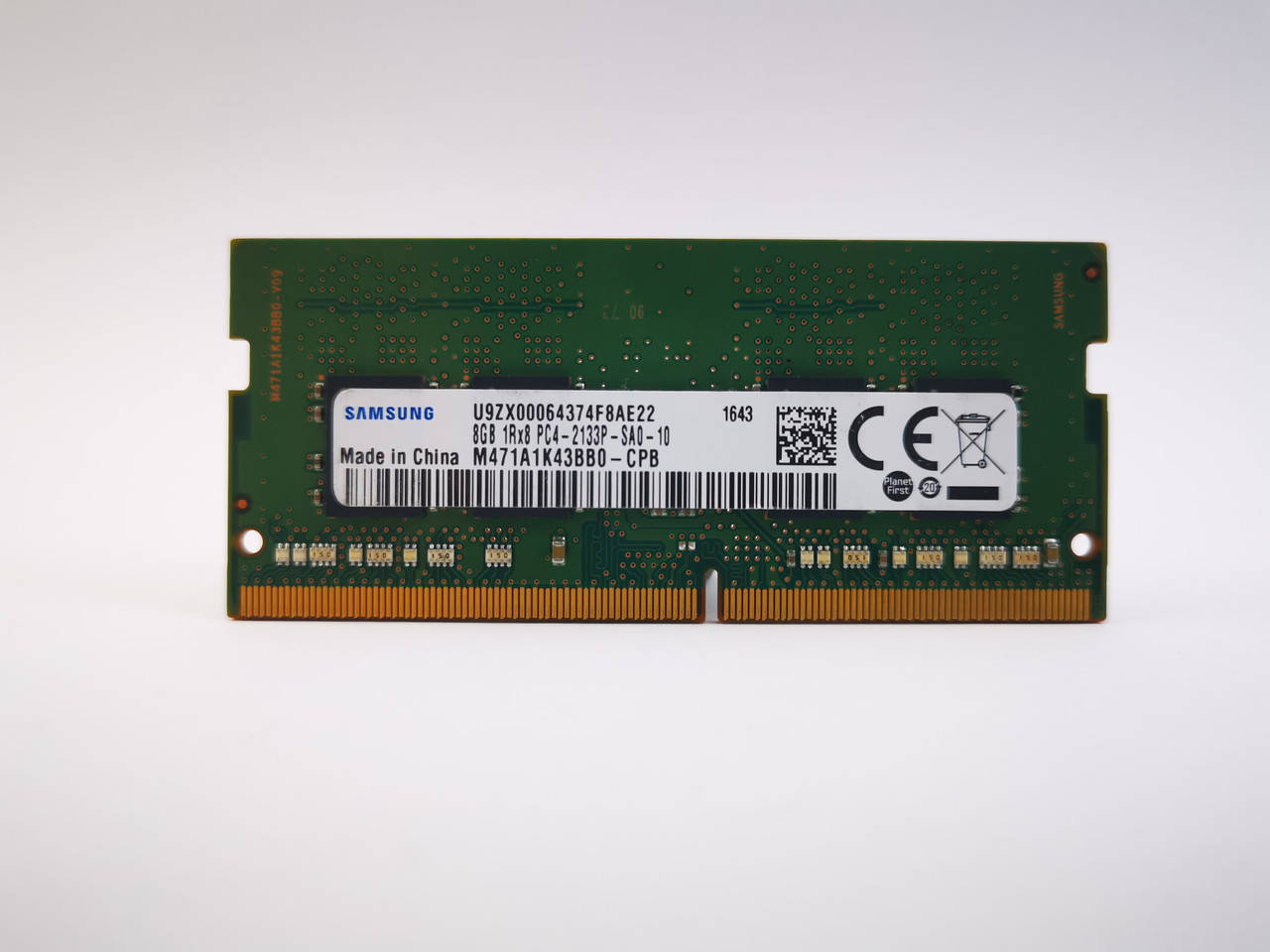 Оперативная память для ноутбука SODIMM Samsung DDR4 8Gb PC4-2133P (M471A1K43BB0-CPB) Б/У
Оперативная память для ноутбука SODIMM Samsung DDR4 8Gb PC4-2133P (M471A1K43BB0-CPB) Б/У