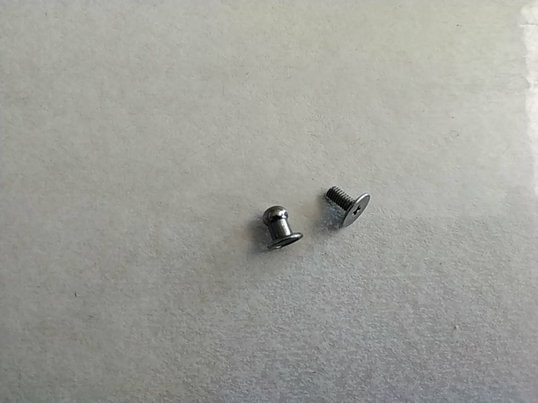 Кобурной винт чёрный никель 5мм головка
Кобурной винт чёрный никель 5мм головка