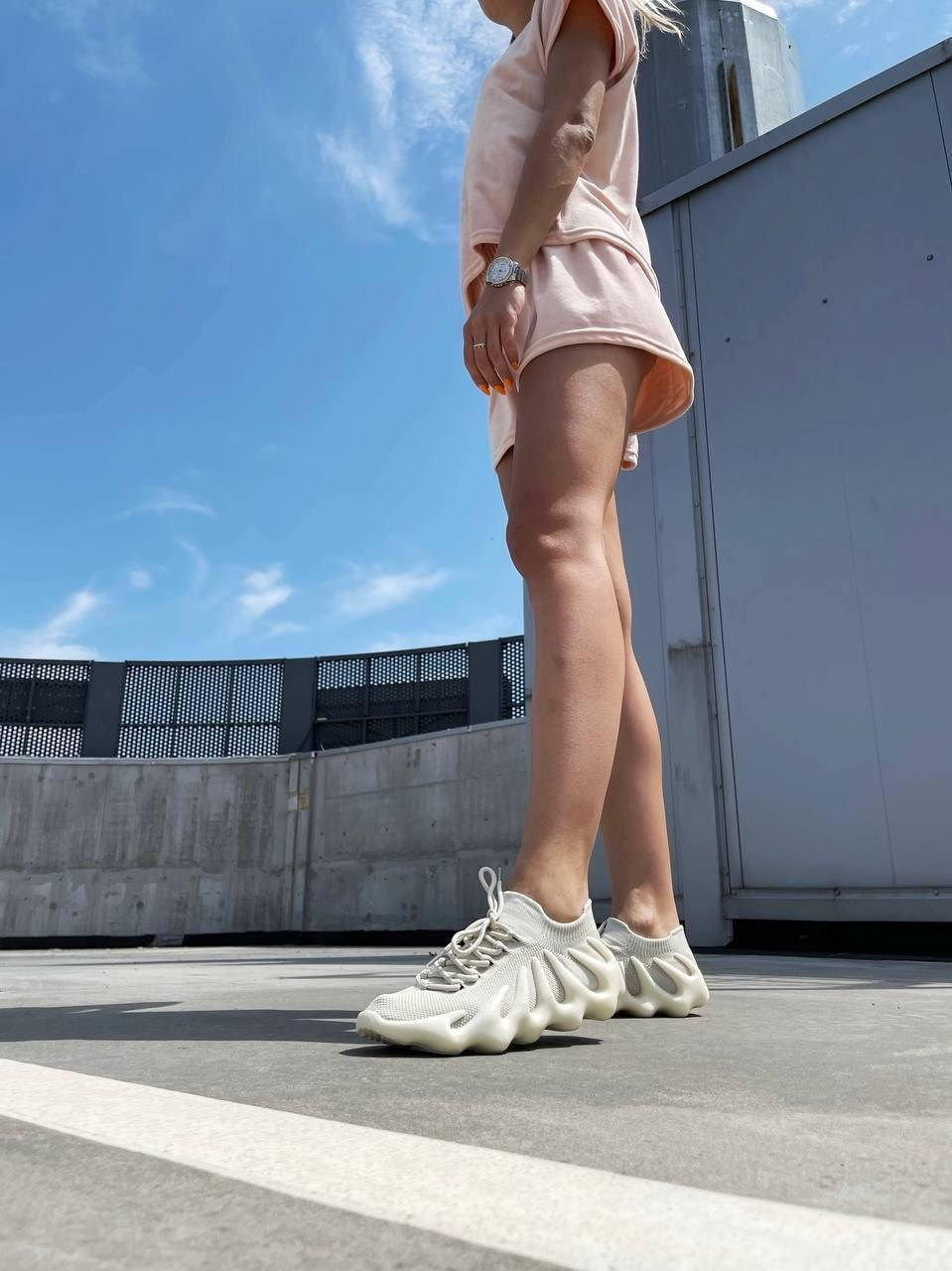 Женские летние кроссовки Adidas Yeezy Boost 450 Cloud White (белые) крутые лёгкие кроссы на лето тренд, Белый
Женские летние кроссовки Adidas Yeezy Boost 450 Cloud White (белые) крутые лёгкие кроссы на лето тренд, Белый