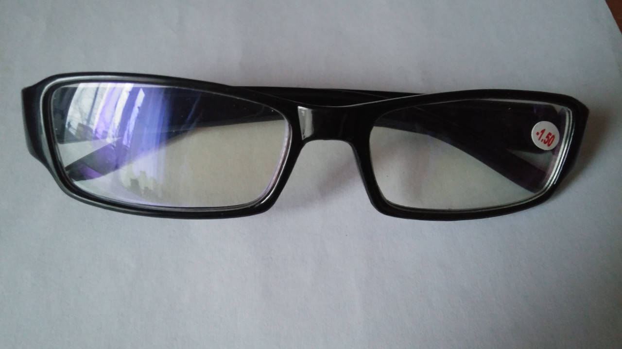 Новые очки для зрения -1,5
Новые очки для зрения -1,5