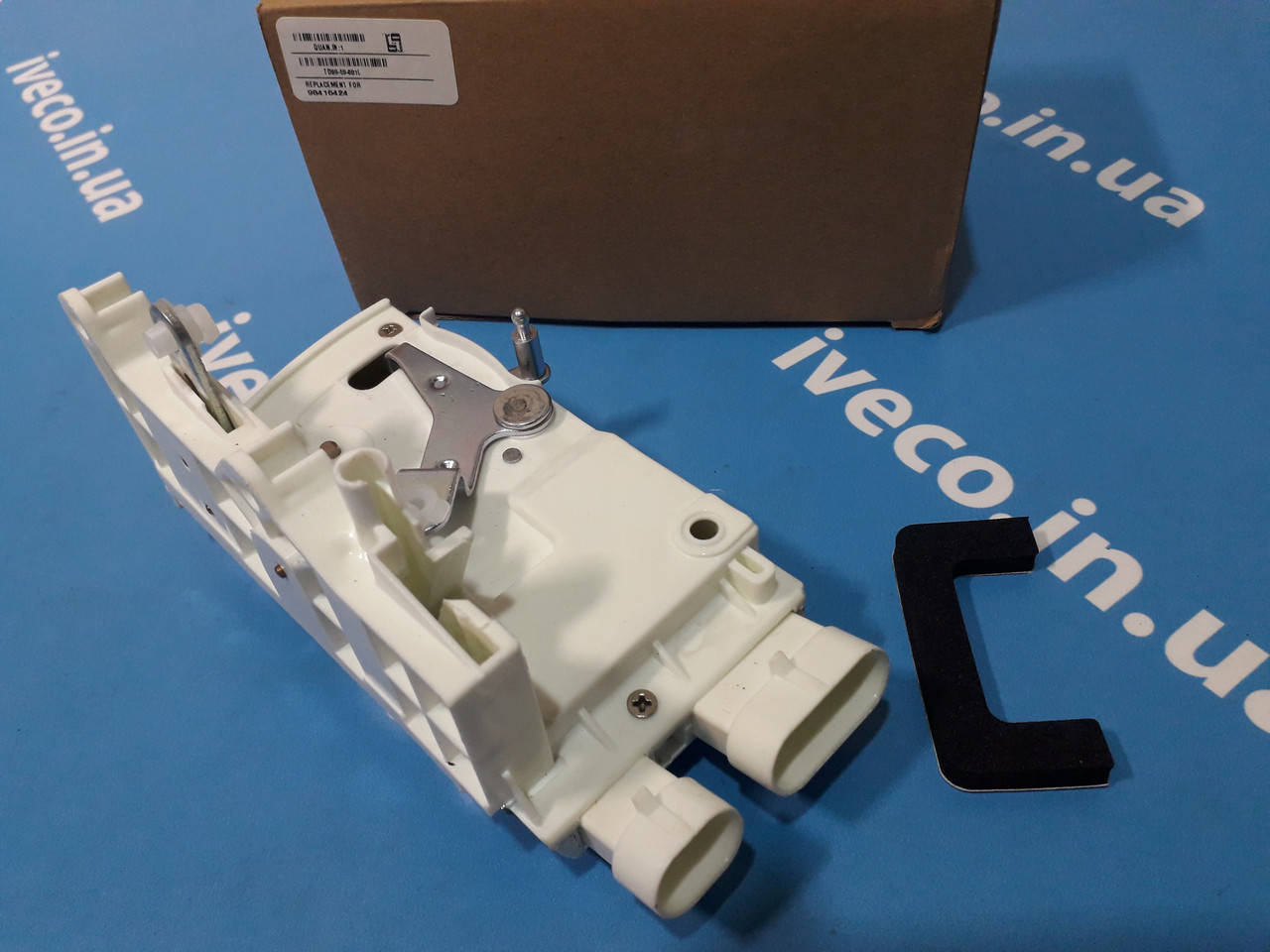 Замок двери передней левой Iveco Stralis EUROCARGO 98416424 7.70103 Ивеко ( под центральный замок)
Замок двери передней левой Iveco Stralis EUROCARGO 98416424 7.70103 Ивеко ( под центральный замок)
