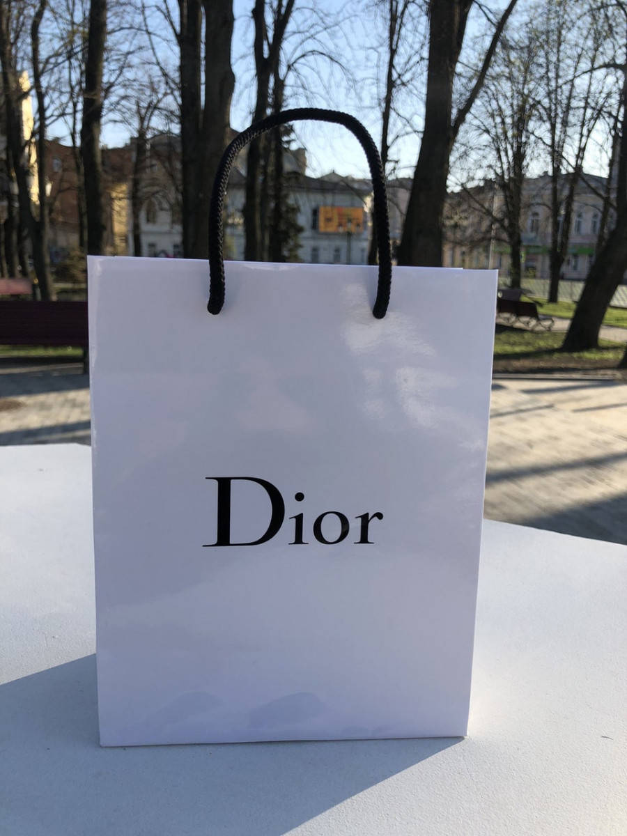 Подарочный пакет CD (19x15x8 cm)
Подарочный пакет CD (19x15x8 cm)