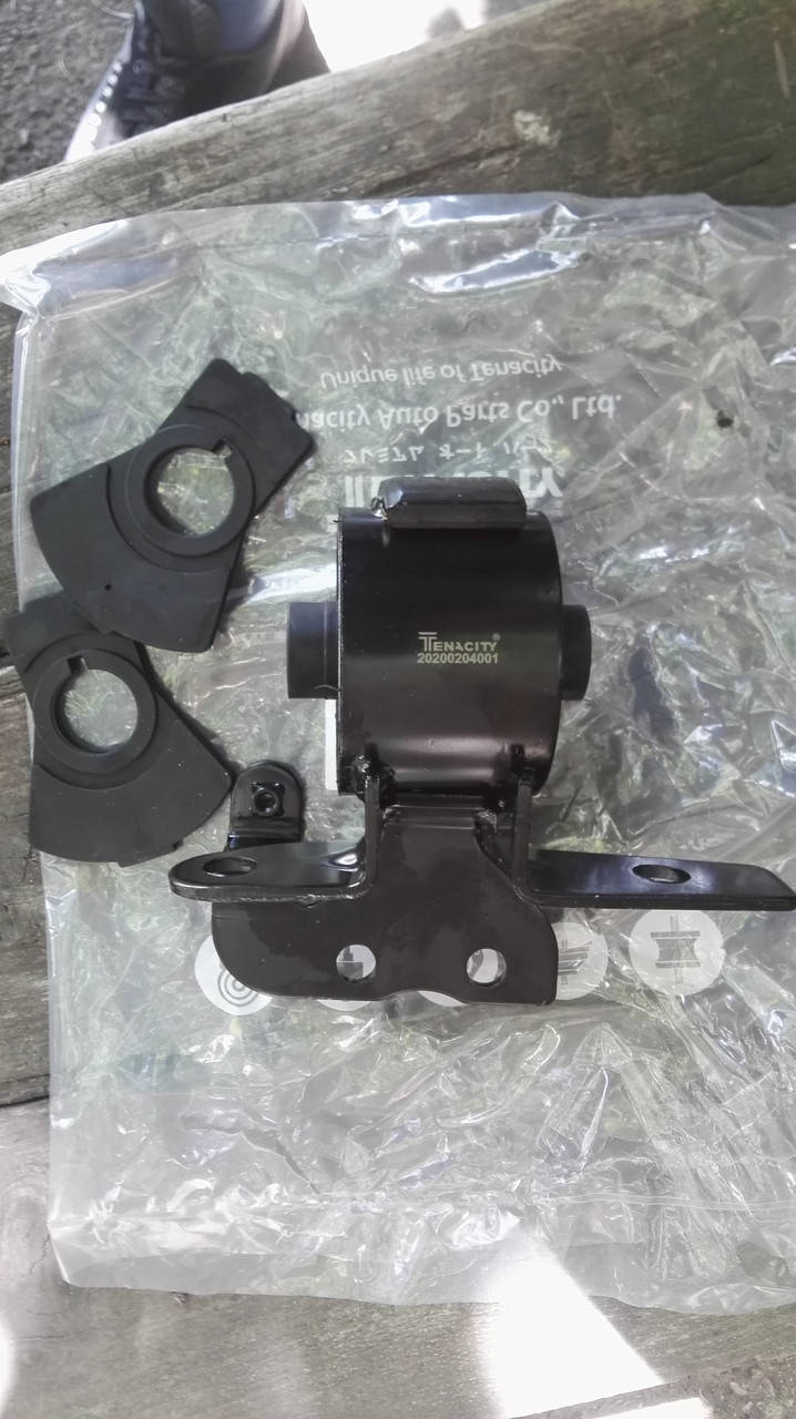 Подушка опора двигателя левая Mazda Premacy 1999 2000 2001 2002 2003 2004 2005 подушки мотора мазда премаси
Подушка опора двигателя левая Mazda Premacy 1999 2000 2001 2002 2003 2004 2005 подушки мотора мазда премаси