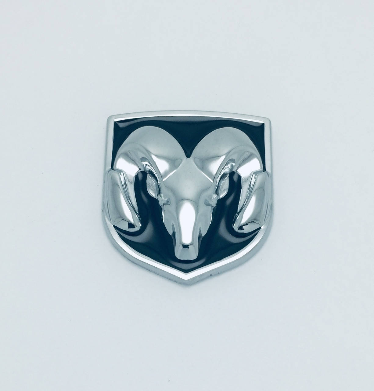 Эмблема кузова Dodge 44х40мм