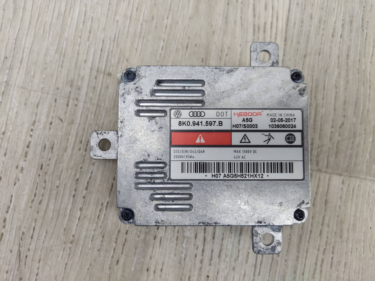 Блок розжига модуль управления фарой 8k0941597B Audi VW Tiguan Jetta CC Skoda Superb переобразователь
Блок розжига модуль управления фарой 8k0941597B Audi VW Tiguan Jetta CC Skoda Superb переобразователь