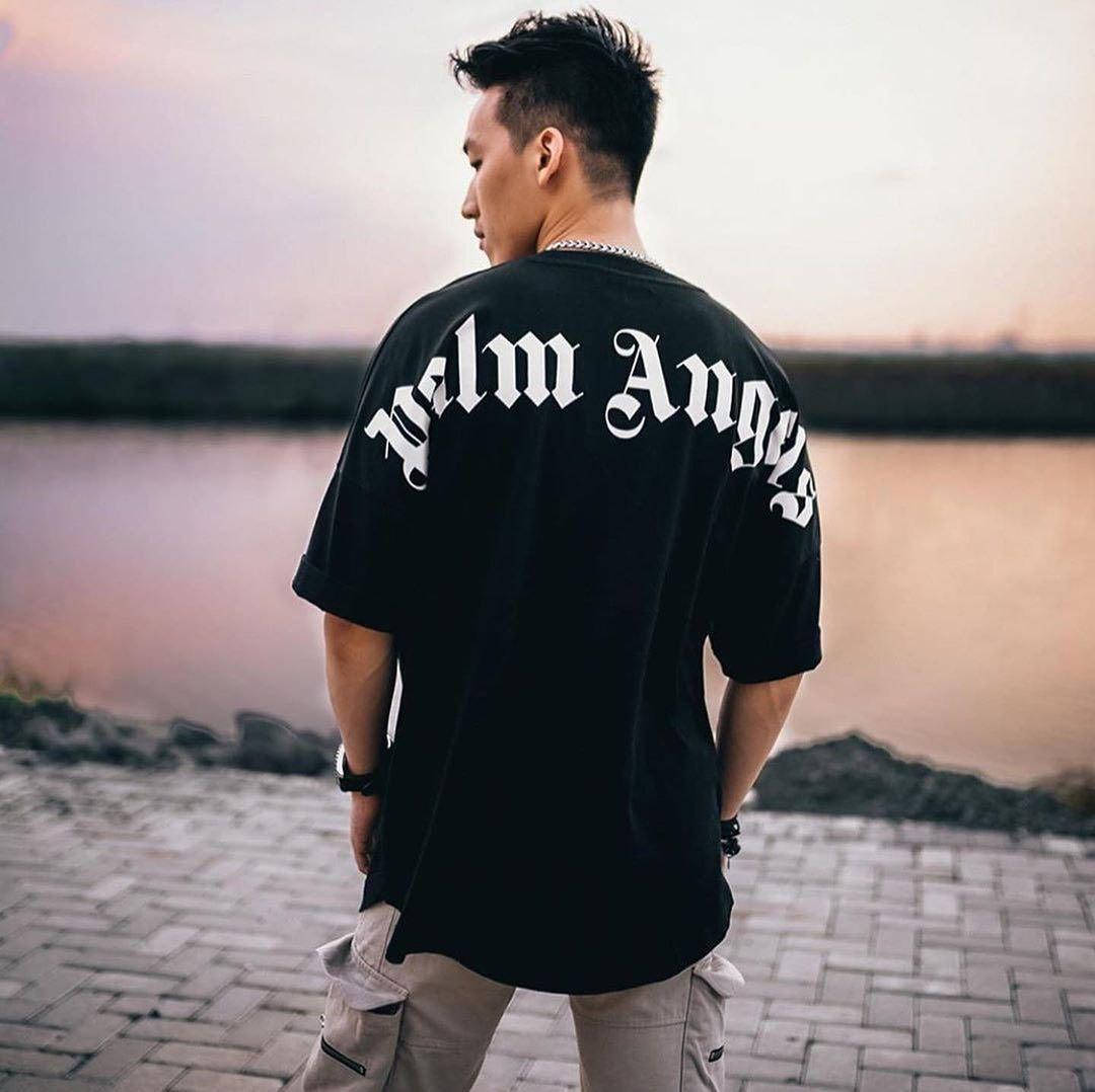 Унисекс мужская женская футболка Oversize Palm Angels Black оверсайз Палм Энджелс Ангелс Анджелс черная, Черный
Унисекс мужская женская футболка Oversize Palm Angels Black оверсайз Палм Энджелс Ангелс Анджелс черная, Черный