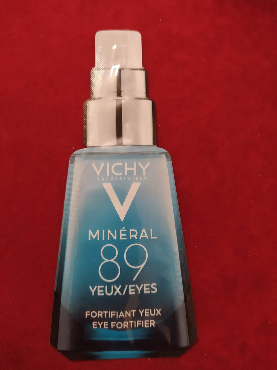 Гель для восстановления и увлажнения кожи вокруг глаз Виши Vichy Mineral 89 Repairing Eye
Гель для восстановления и увлажнения кожи вокруг глаз Виши Vichy Mineral 89 Repairing Eye