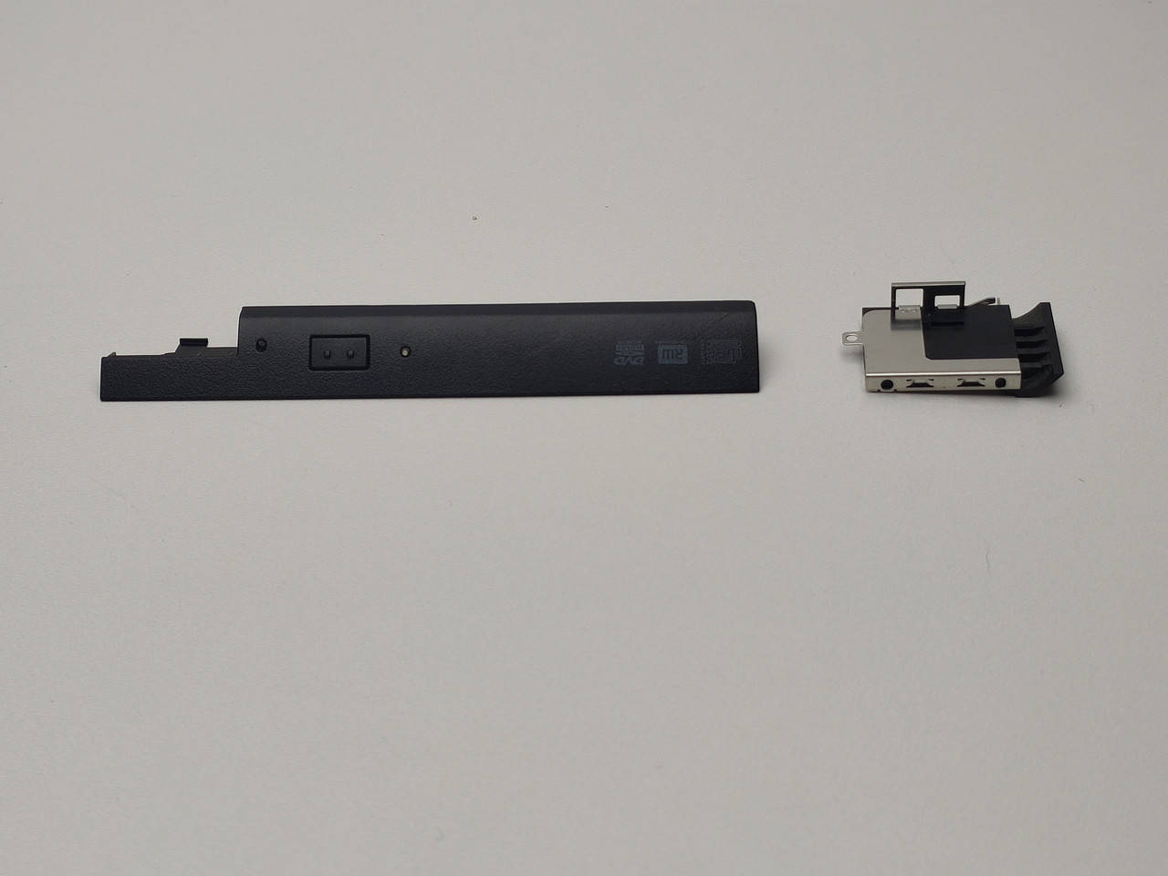Декоративная заглушка DVD привода Dell Latitude E6320 E6330 E6420 E6430 E6520 E6530 БУ
Декоративная заглушка DVD привода Dell Latitude E6320 E6330 E6420 E6430 E6520 E6530 БУ