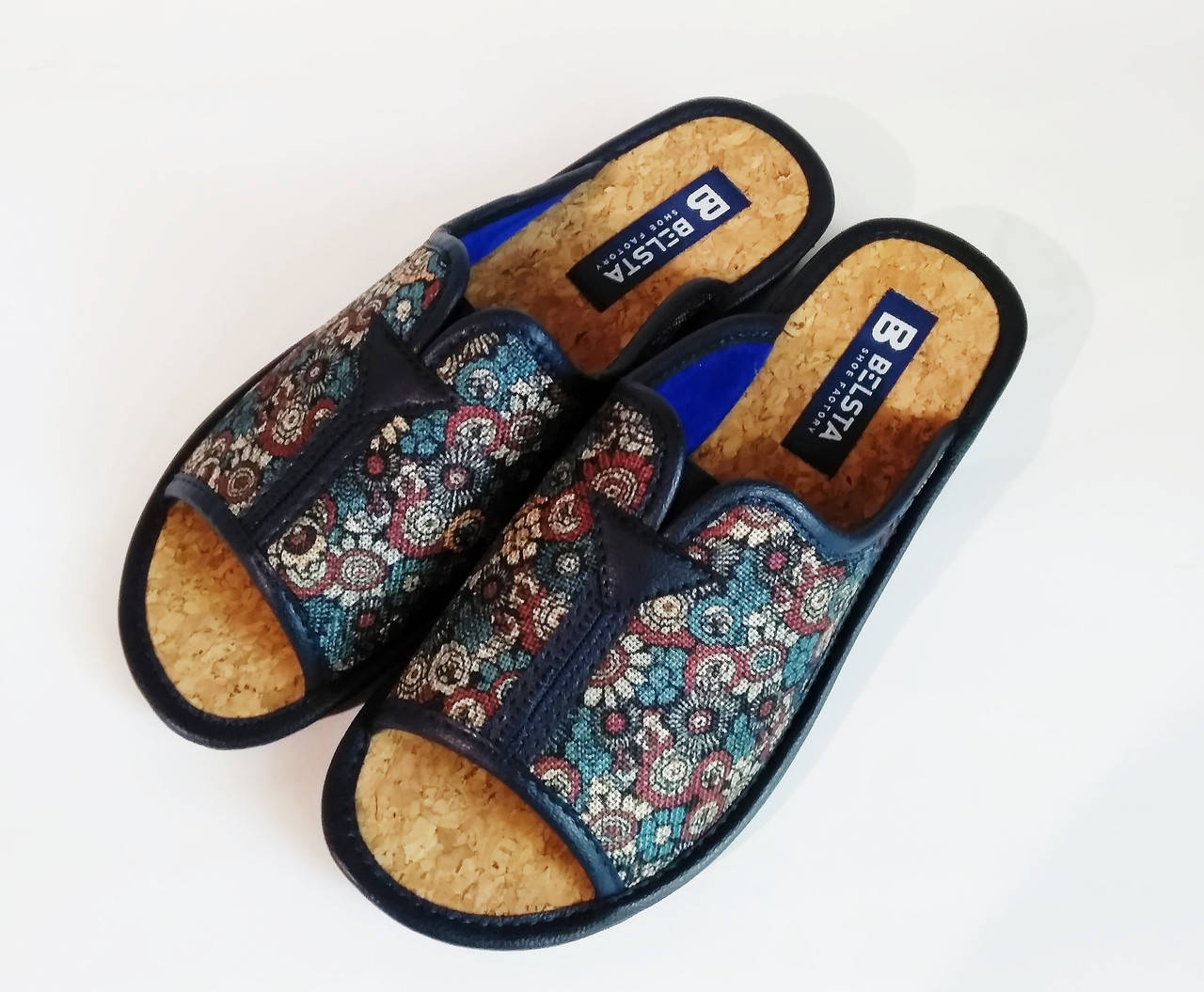 Женские тапочки Белста 37 38 40 41р
Женские тапочки Белста 37 38 40 41р