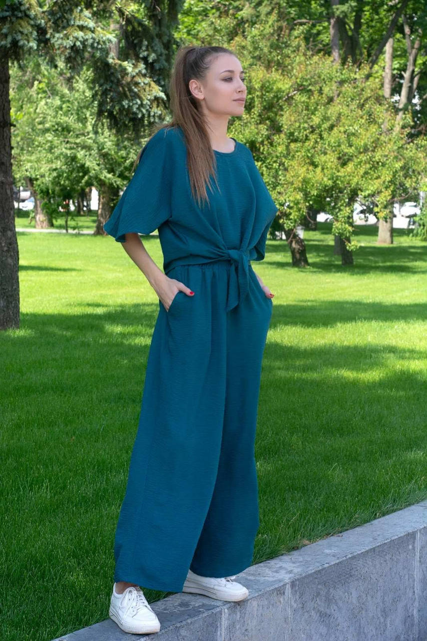 Стильный женский брючный костюм летний, костюм лен жатка, футболка на завязках и широкие брюки (кюлоты), Разные цвета
Стильный женский брючный костюм летний, костюм лен жатка, футболка на завязках и широкие брюки (кюлоты), Разные цвета