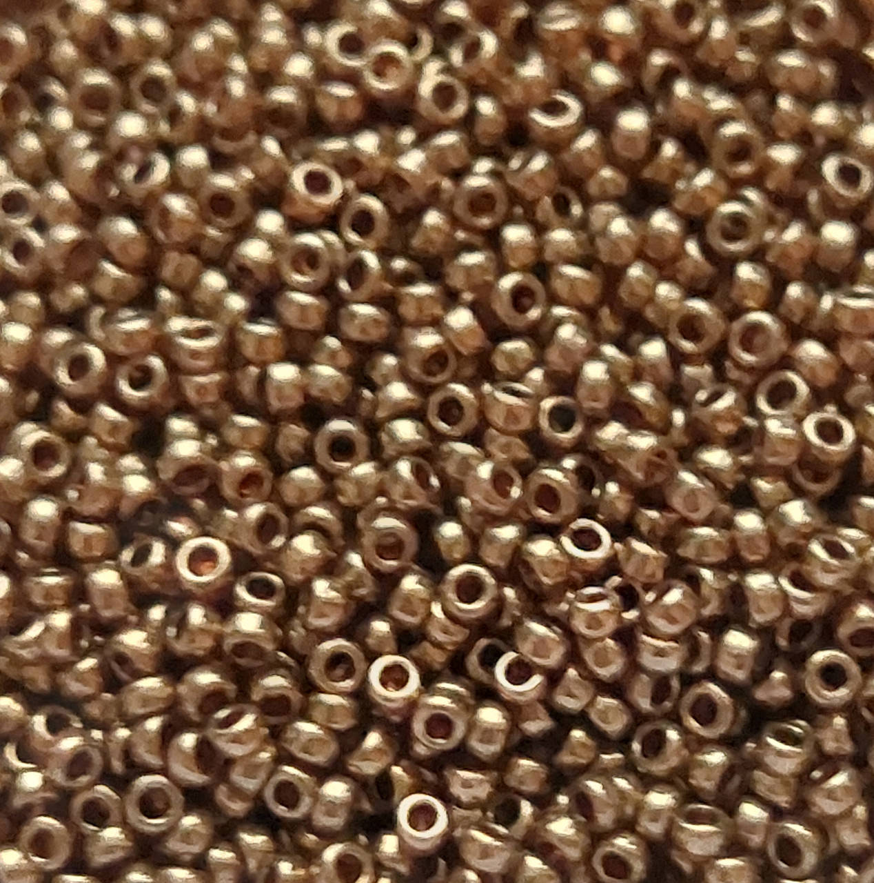 Японский бисер Miyuki Round 15/0 457L
Японский бисер Miyuki Round 15/0 457L