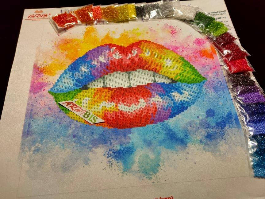 Набор для вышивания бисером "Красочные губы"
Набор для вышивания бисером "Красочные губы"