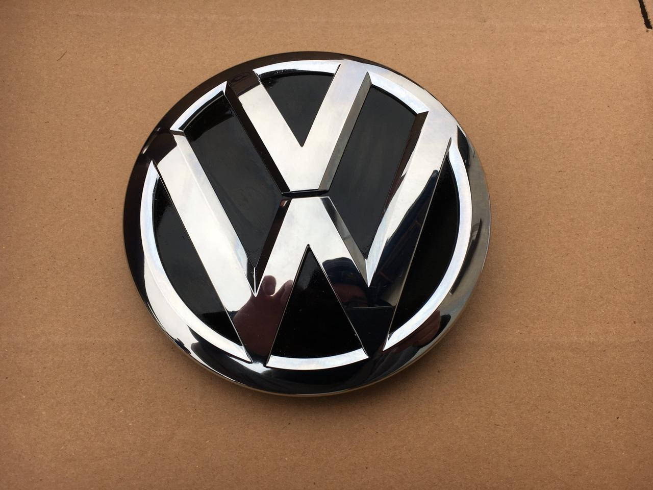 Эмблема значок на решетку радиатора Volkswagen VW Passat B8, Golf7, Jetta 2014-, 3G0853601В
Эмблема значок на решетку радиатора Volkswagen VW Passat B8, Golf7, Jetta 2014-, 3G0853601В