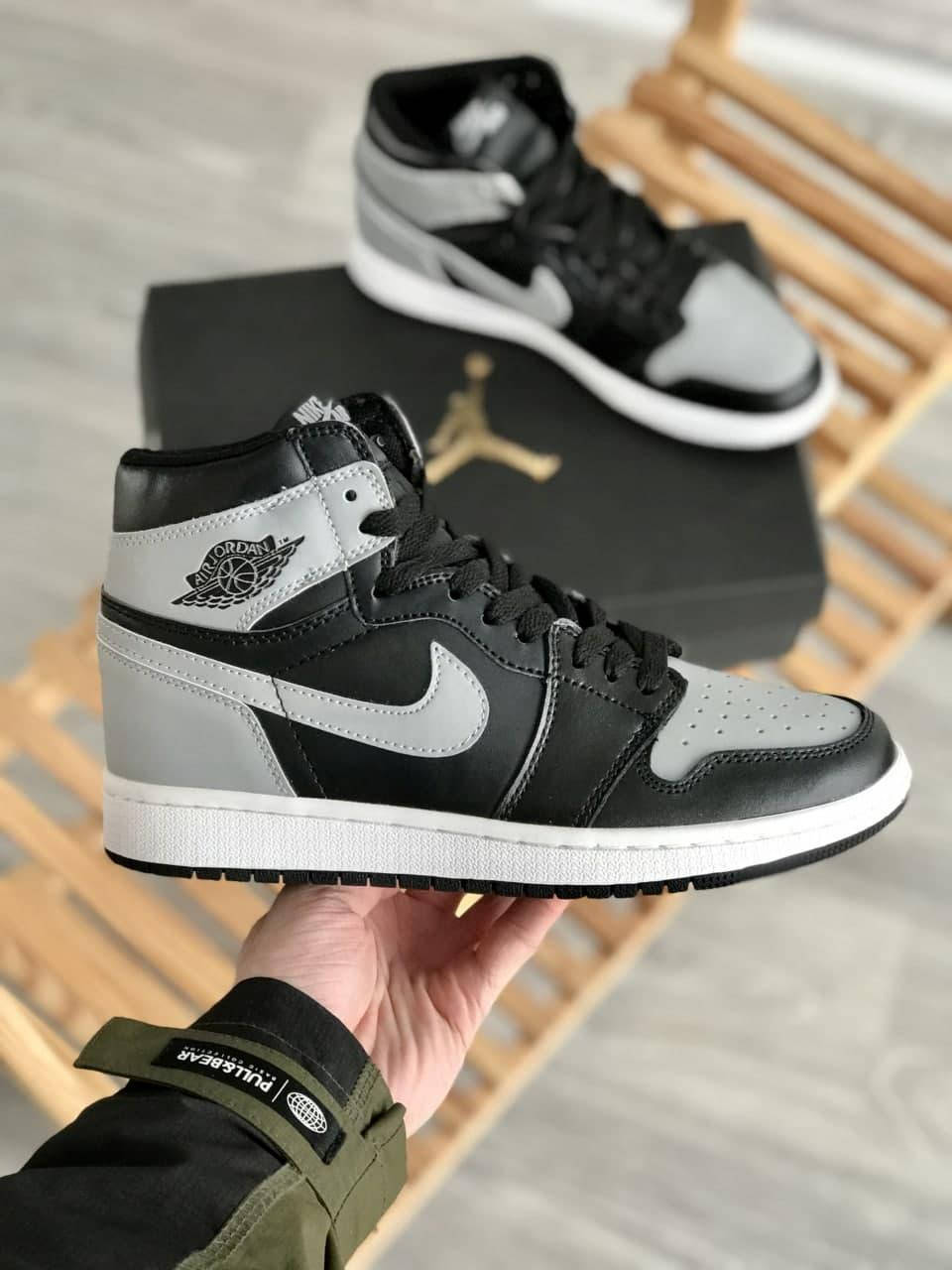 Мужские Кроссовки Nike Jordan Retro 1 Black-Gray/Мужские кожаные кроссовки/Кроссовки найк весенние, Черный
Мужские Кроссовки Nike Jordan Retro 1 Black-Gray/Мужские кожаные кроссовки/Кроссовки найк весенние, Черный