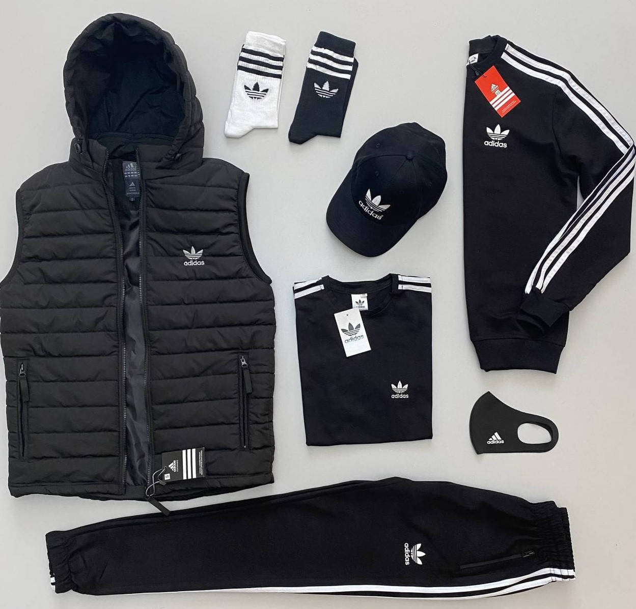 Мужской спортивный костюм Adidas весна-осень с жилеткой (безрукавкой) + футболка Турция. Живое фото, Черный
Мужской спортивный костюм Adidas весна-осень с жилеткой (безрукавкой) + футболка Турция. Живое фото, Черный