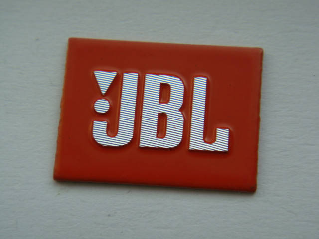 Шильдик, наклейка, логотип 20x15mm на сетку колонки JBL
Шильдик, наклейка, логотип 20x15mm на сетку колонки JBL