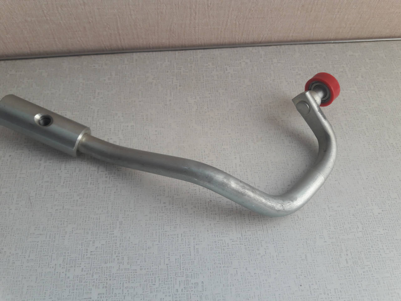 Ролик боковой сдвижной двери верхний на Fiat Ducato, Peugeot Boxer, Citroen Jumper (98-02), 1336735080, 9033A8, Серый
Ролик боковой сдвижной двери верхний на Fiat Ducato, Peugeot Boxer, Citroen Jumper (98-02), 1336735080, 9033A8, Серый
