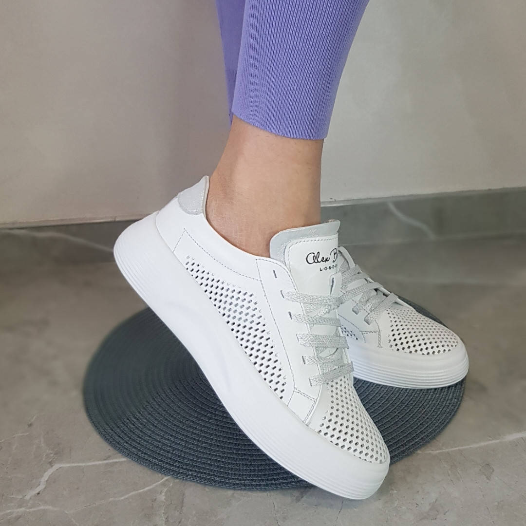 Кеды кожаные женские белые перфорация, Белый
Кеды кожаные женские белые перфорация, Белый