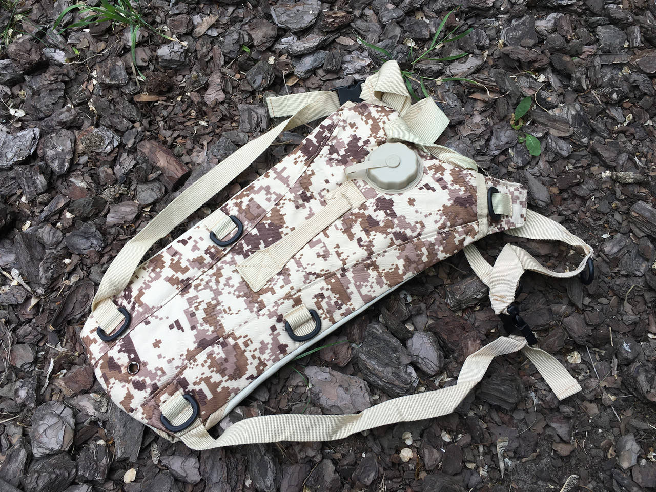 Питьевая система (гидратор), 2 литра
Питьевая система (гидратор), 2 литра