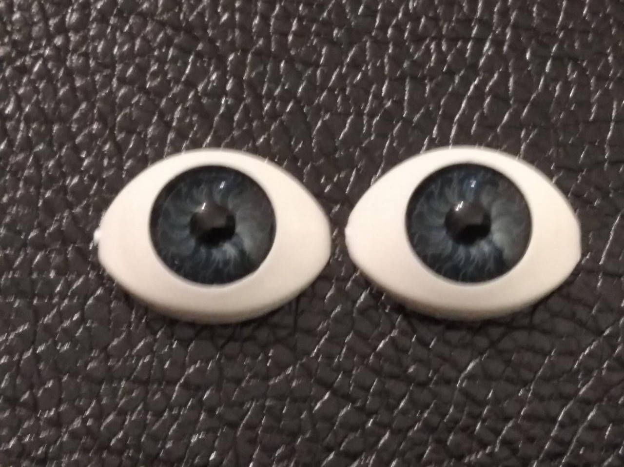 Глазки рыбки 23 мм, серые. №23/1 Размер – 16х23 мм
Глазки рыбки 23 мм, серые. №23/1 Размер – 16х23 мм