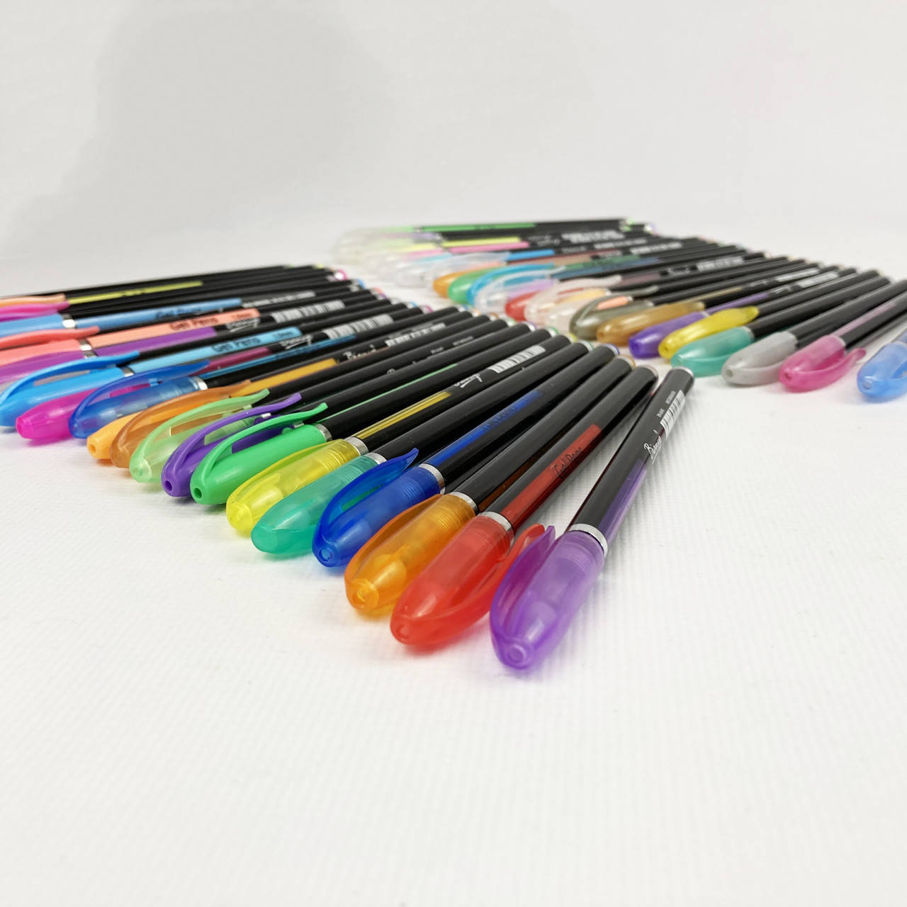 Набор гелевых ручек Gel Pens 1 мм Разноцветных 48 шт в пластиковом чехле
Набор гелевых ручек Gel Pens 1 мм Разноцветных 48 шт в пластиковом чехле