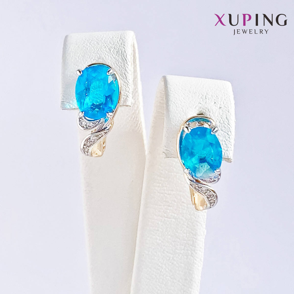 Серьги Xuping, размер 15х6 мм, голубые фианиты (куб. цирконий), вес 3 г, позолота 18K, родий ХР01531 (1)
Серьги Xuping, размер 15х6 мм, голубые фианиты (куб. цирконий), вес 3 г, позолота 18K, родий ХР01531 (1)